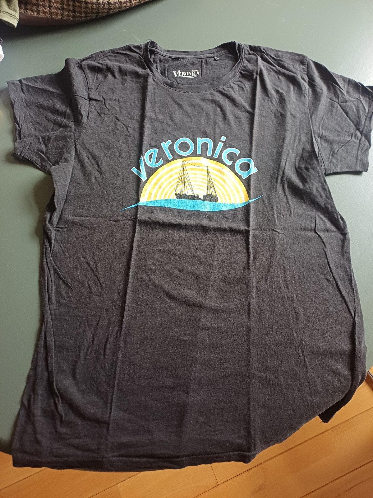 Radio Veronica T-shirt - Maat L, Maat 52/54 (L), Radio Veronica, Ophalen of Verzenden, Grijs