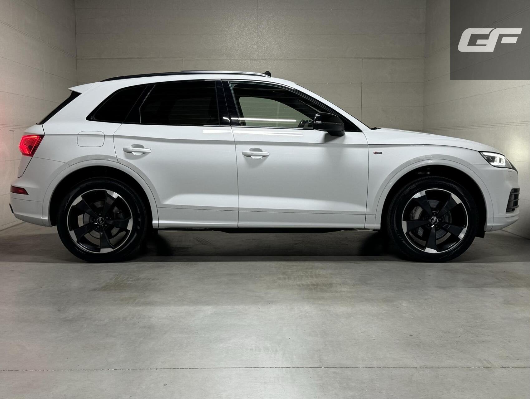 Audi Q5 50 TFSI e Quattro Black Edition S-Line Pano Virtual, Auto's, Audi, Automaat, 2005 kg, 4 cilinders, Wit
