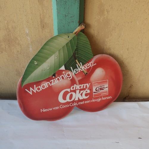 Reclame bord winkelkaart Cherry Coke karton origineel, Ophalen of Verzenden, Gebruikt, Reclamebord