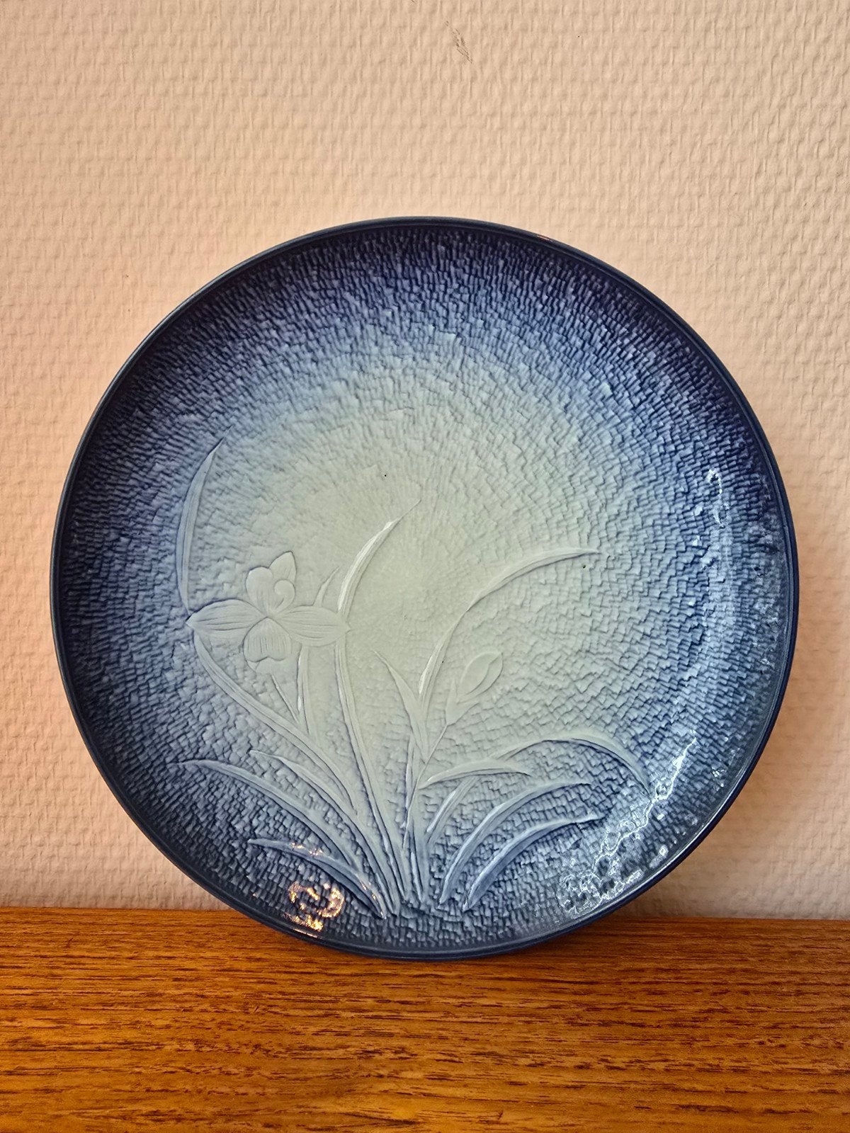 Vintage Japans Arita Porselein Iris (wand)bord Ø21,5cm, Antiek en Kunst, Ophalen of Verzenden