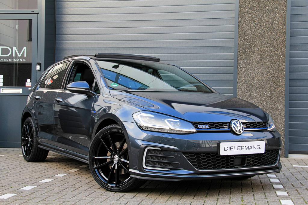 Volkswagen Golf GTE 1.4 eHybrid | Pano | Full LED Matrix, Auto's, Volkswagen, Bedrijf, Te koop, Golf, ABS, Achteruitrijcamera