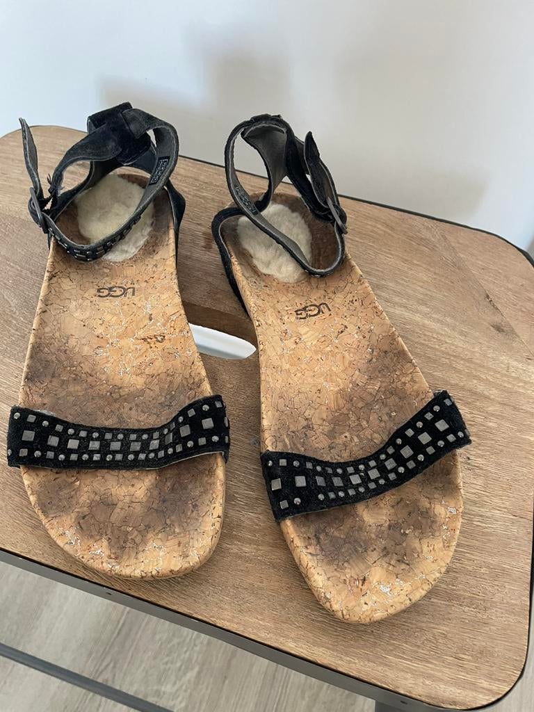 Uggs sandalen 40, Kleding | Dames, Schoenen, Ophalen of Verzenden, Zo goed als nieuw, Bruin, Sandalen of Muiltjes