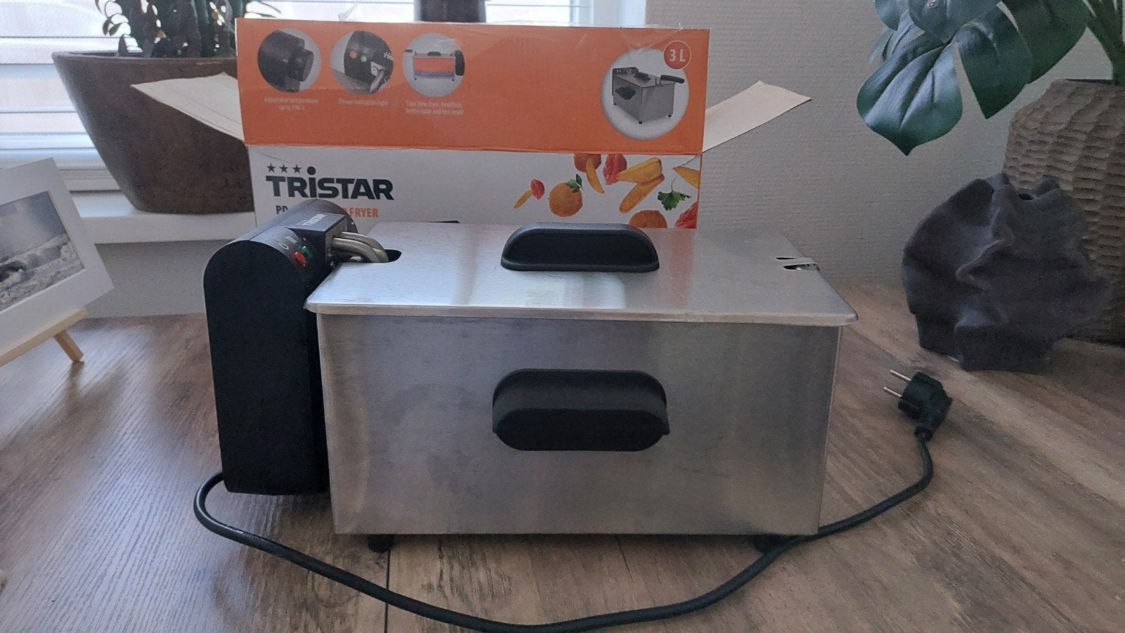 Tristar PD-8950 Friteuse - 3L, RVS, Zo goed als nieuw, 2 tot 3 liter, Ophalen, Zo goed als nieuw, Uitneembare binnenpan