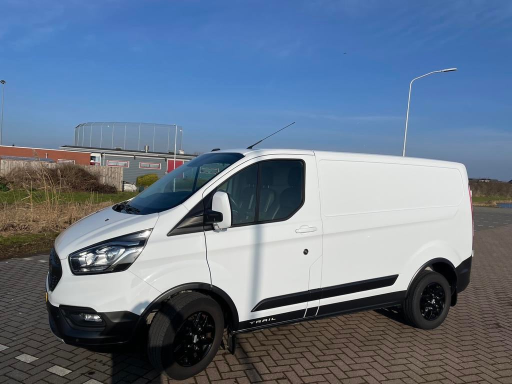 Ford Transit Custom Trail GB 2.0 Tdci 130PK L1h1, Auto's, Bestelauto's, Voorwielaandrijving, 1995 cc, Zwart, 4 cilinders