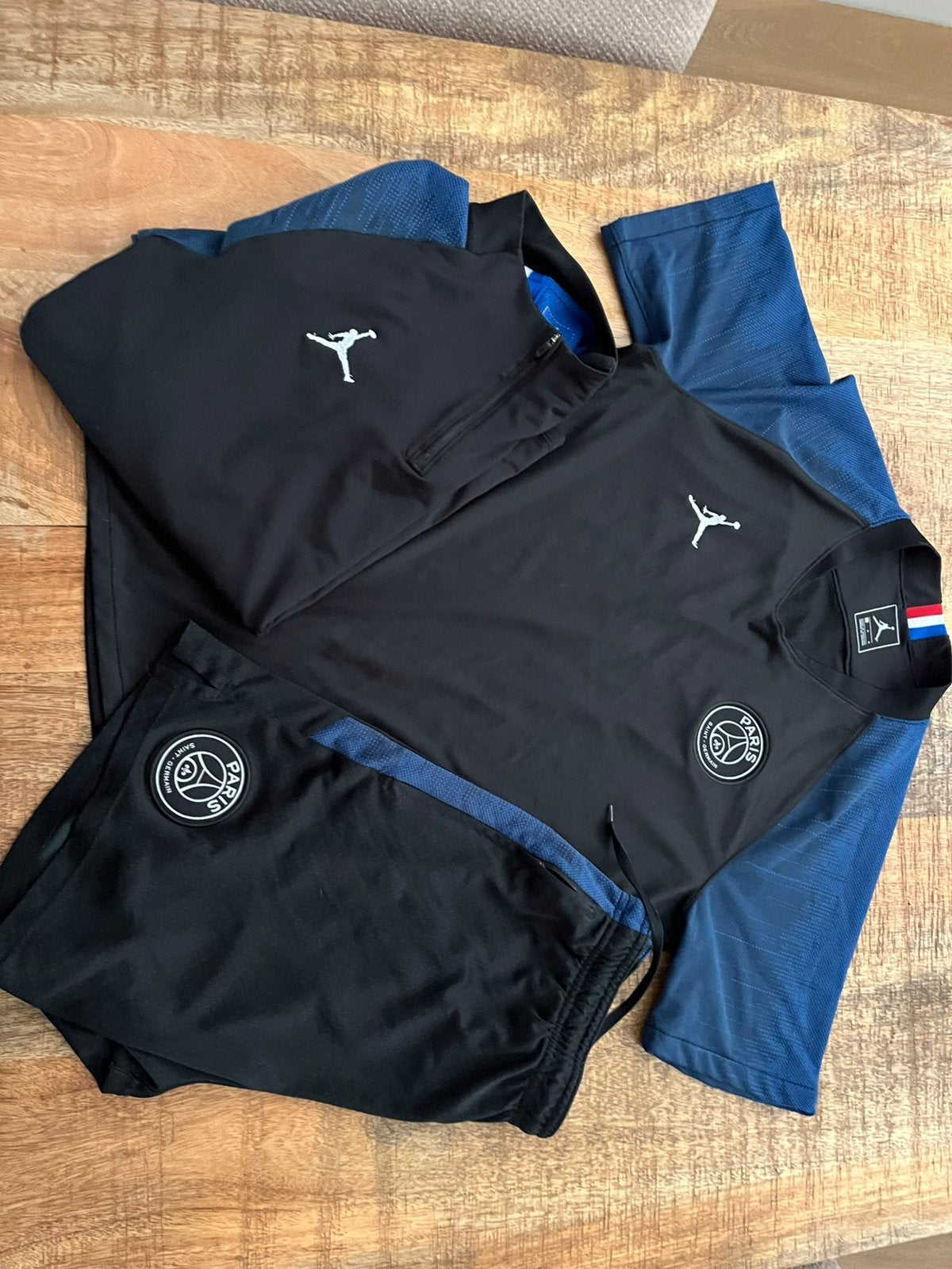 Paris Saint-Gernain voetbal tenue maat L, Kleding | Heren, Sportkleding, Maat 52/54 (L), Blauw, Ophalen of Verzenden, Voetbal