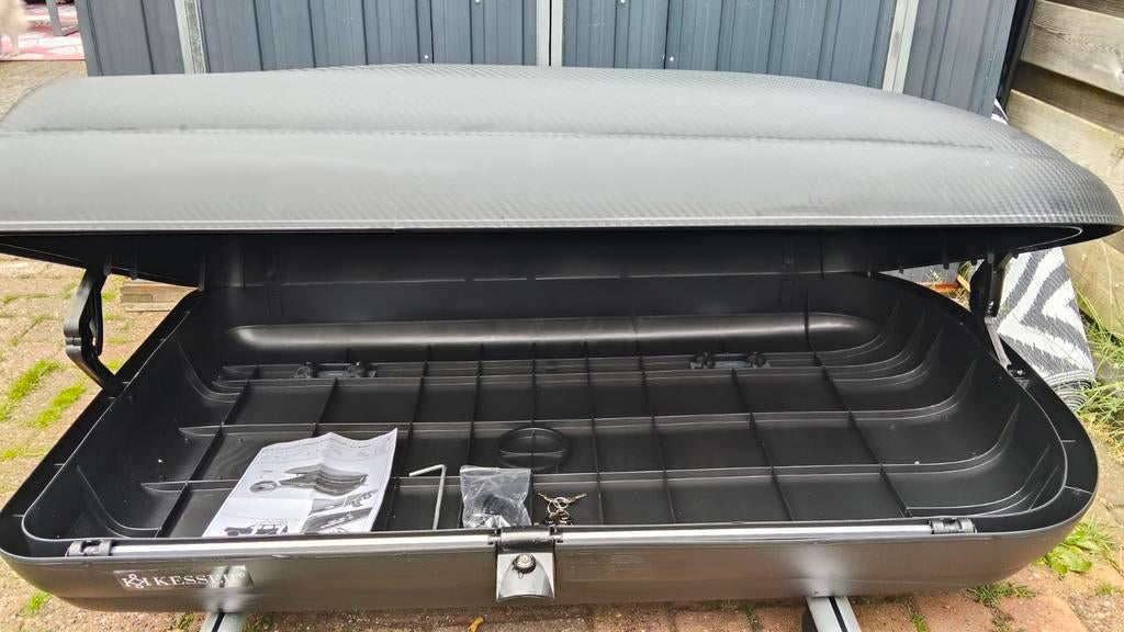 Kesser Dakkoffer 320L met Menabo Brio Dakdragers, Auto diversen, Dakkoffers, Ophalen, Zo goed als nieuw