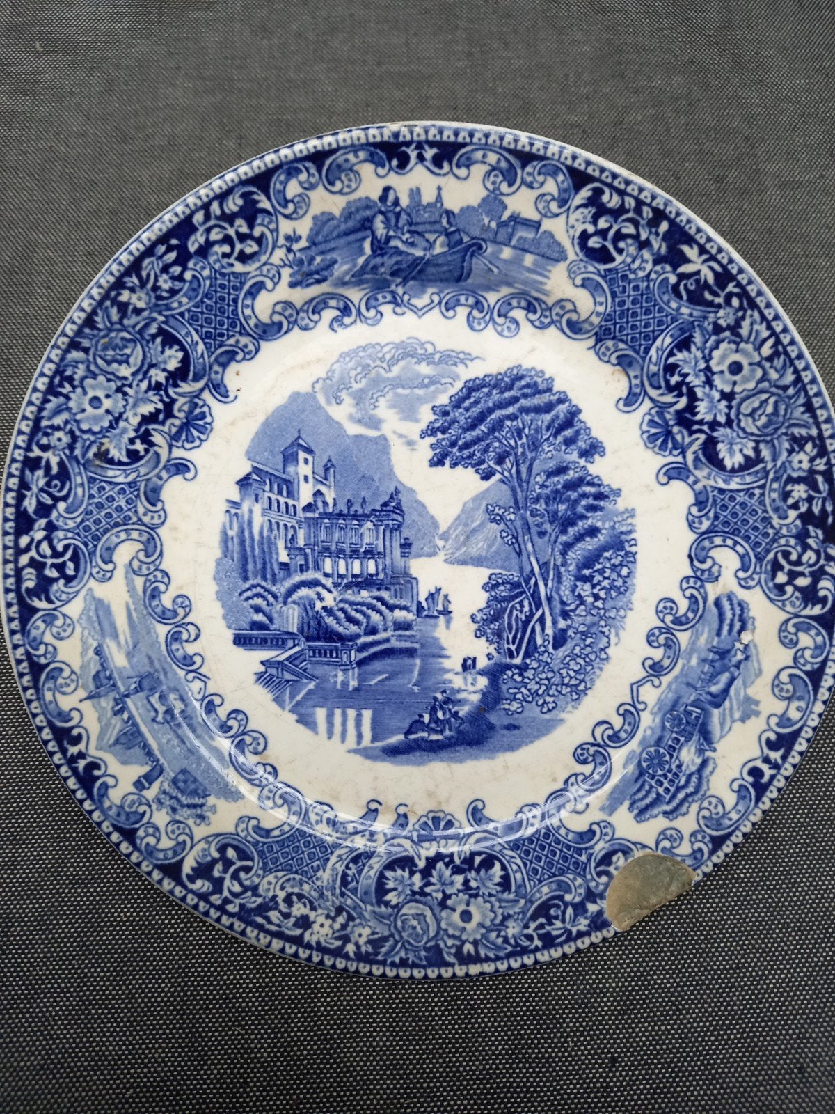 Vintage ontbijt/dinerbord, serie Castillo van Petrus Regout., Antiek en Kunst, Ophalen of Verzenden
