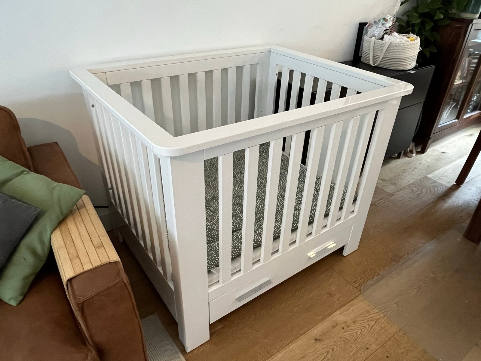 Witte babybox Casper met matras, kleedje en lade, Ophalen, Gebruikt, Rechthoekig, In hoogte verstelbaar