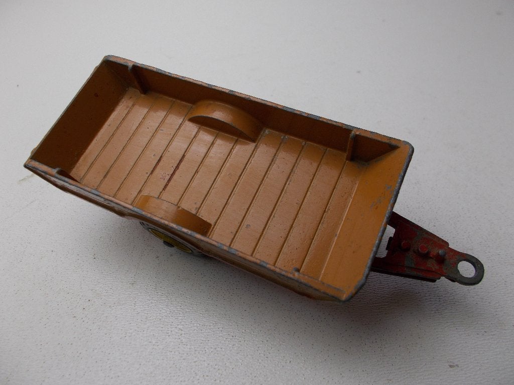 1958 Dinky Toys 320 HALESOWEN FARM TRAILER I.g.st., Ophalen of Verzenden, Zo goed als nieuw, Tractor of Landbouw, Dinky Toys