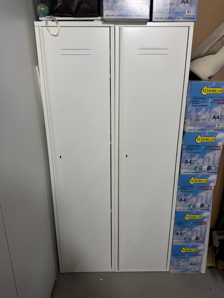 Witte opslagkast met slot (IKEA), Ophalen, Zo goed als nieuw
