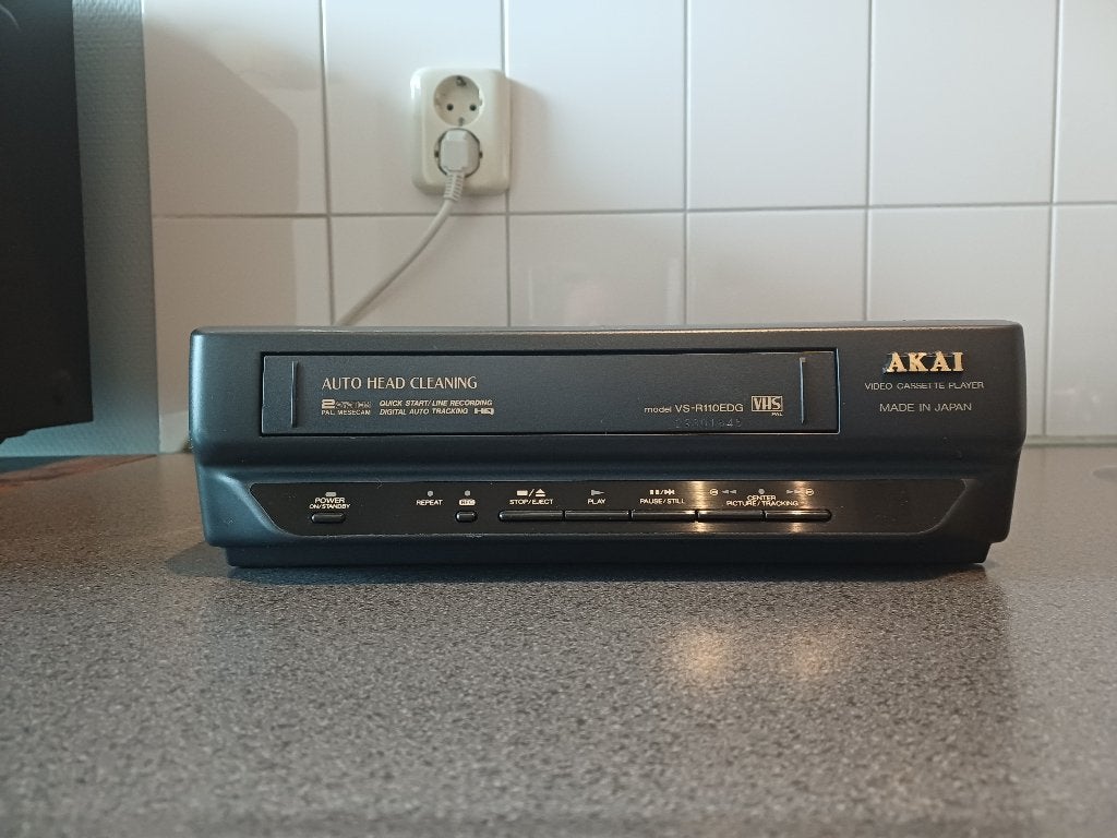 Akai VS-R110EDG VHS Video Cassette Player, Ophalen, Refurbished, VHS-speler of -recorder