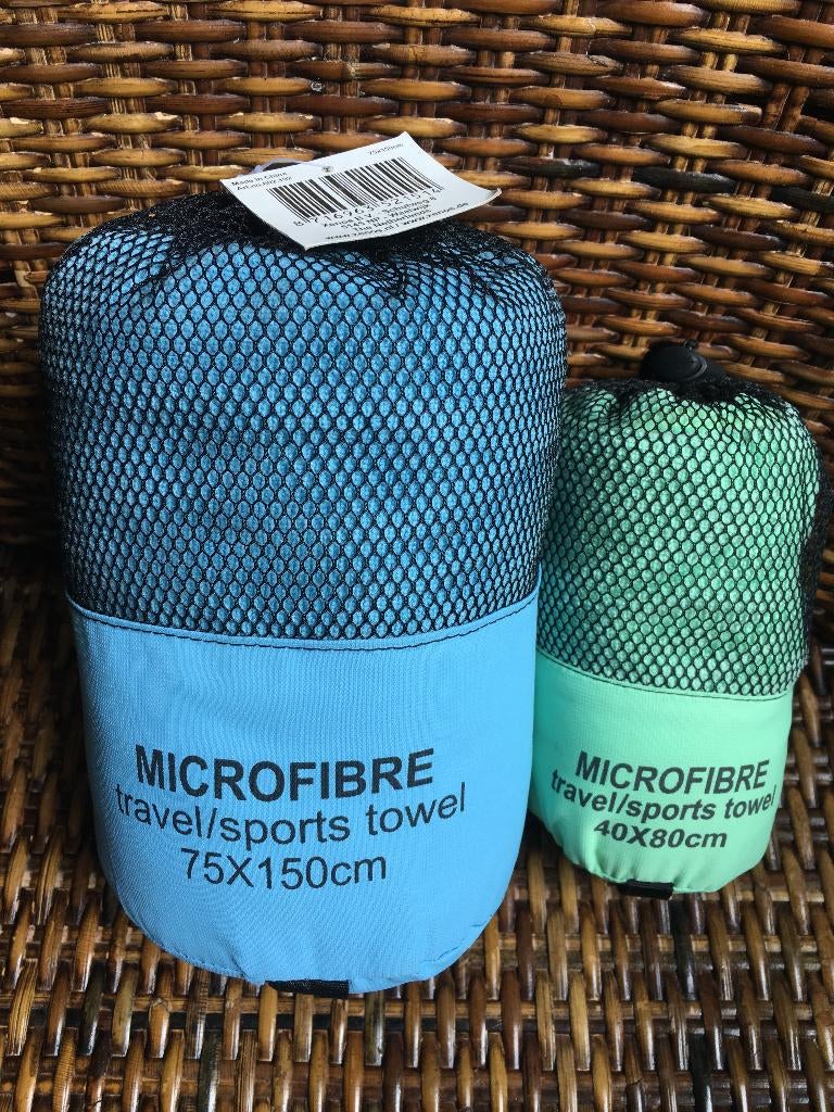 2 reishanddoeken / sporthanddoeken van Xenos, Huis en Inrichting, Badkamer | Badtextiel en Accessoires, Ophalen, Nieuw, Overige kleuren