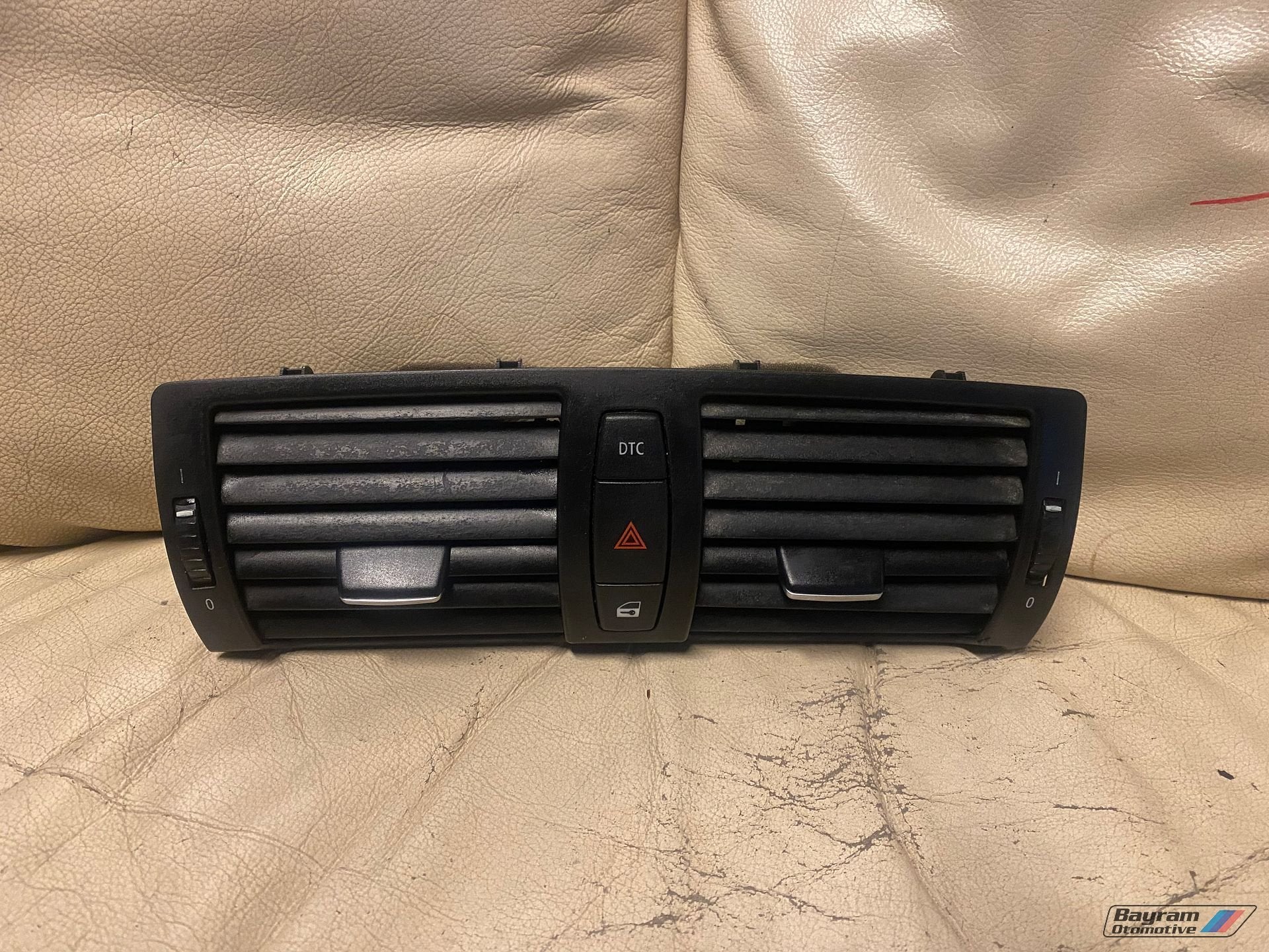 Bmw E87 luchtrooster unit midden 1-serie dashboard rooster, Auto-onderdelen, Gebruikt, -, -, Ophalen of Verzenden