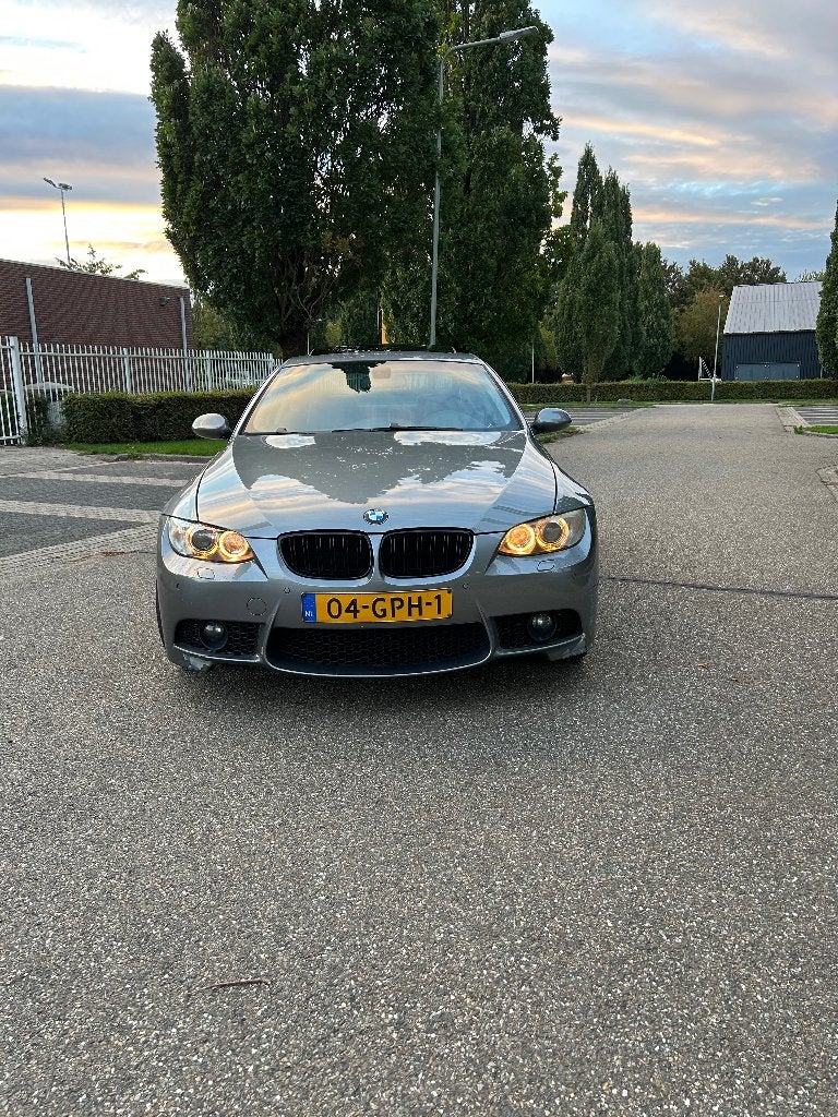 BMW 3-Serie 3.0 I 325 Coupe AUT 2008 Grijs, Auto's, Automaat, 745 kg, Achterwielaandrijving, 4 stoelen