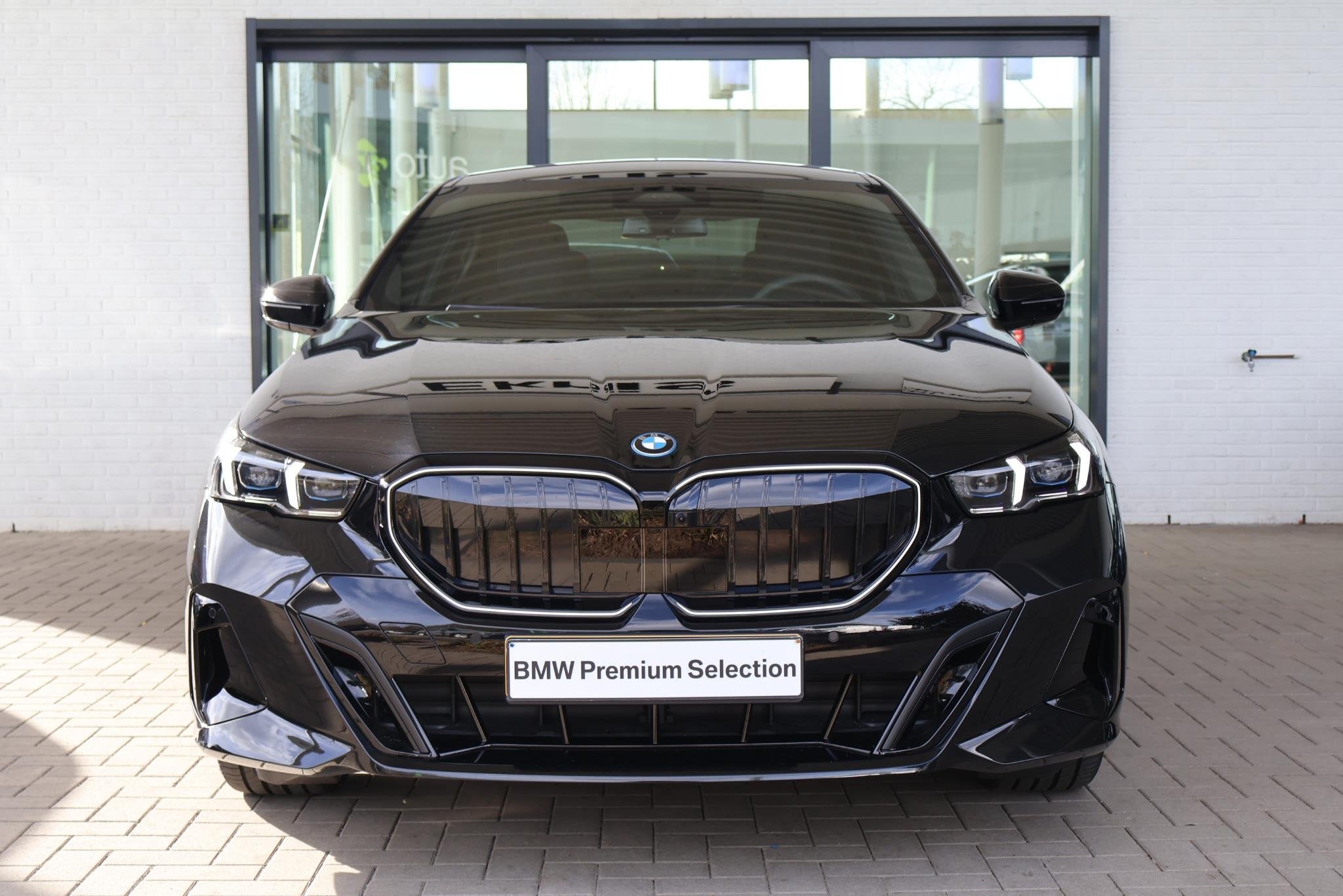 BMW i5 eDrive40 | SOH 100% | Cruise Control Adaptief met Sto, Automaat, 2095 kg, Achterwielaandrijving, 510 min