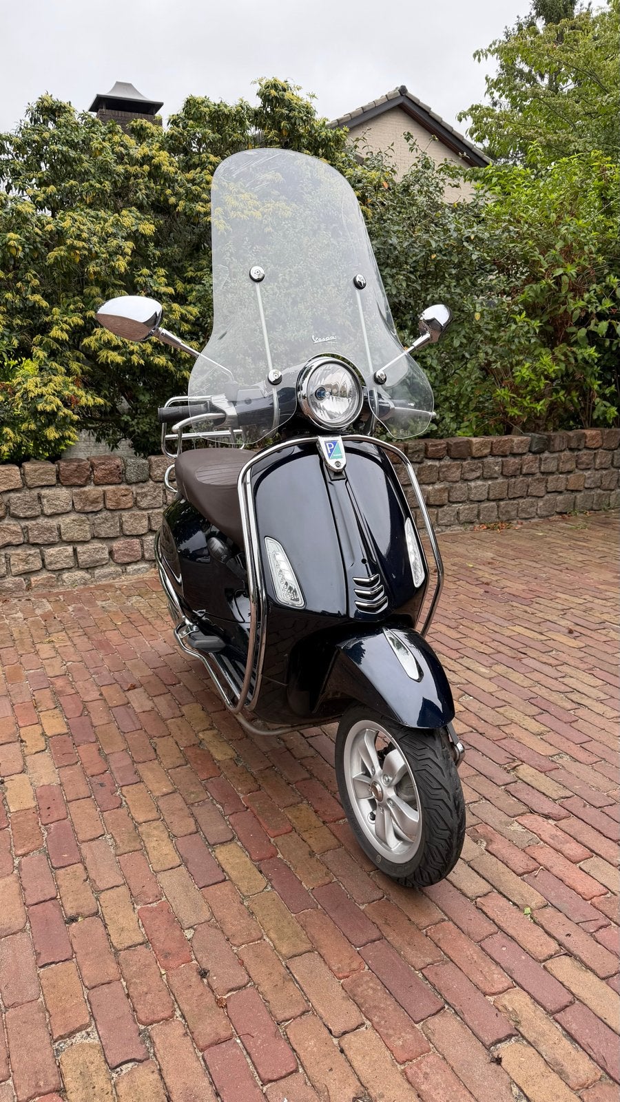 Vespa Primavera 2015 - Donkerblauw Parelmoer - 80cc, Fietsen en Brommers, Ophalen, Gebruikt, Overige modellen, 80 cc