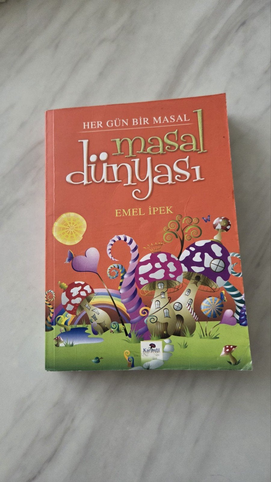 Masal dünyası - Emel Ipek, Ophalen, Gelezen, Fictie