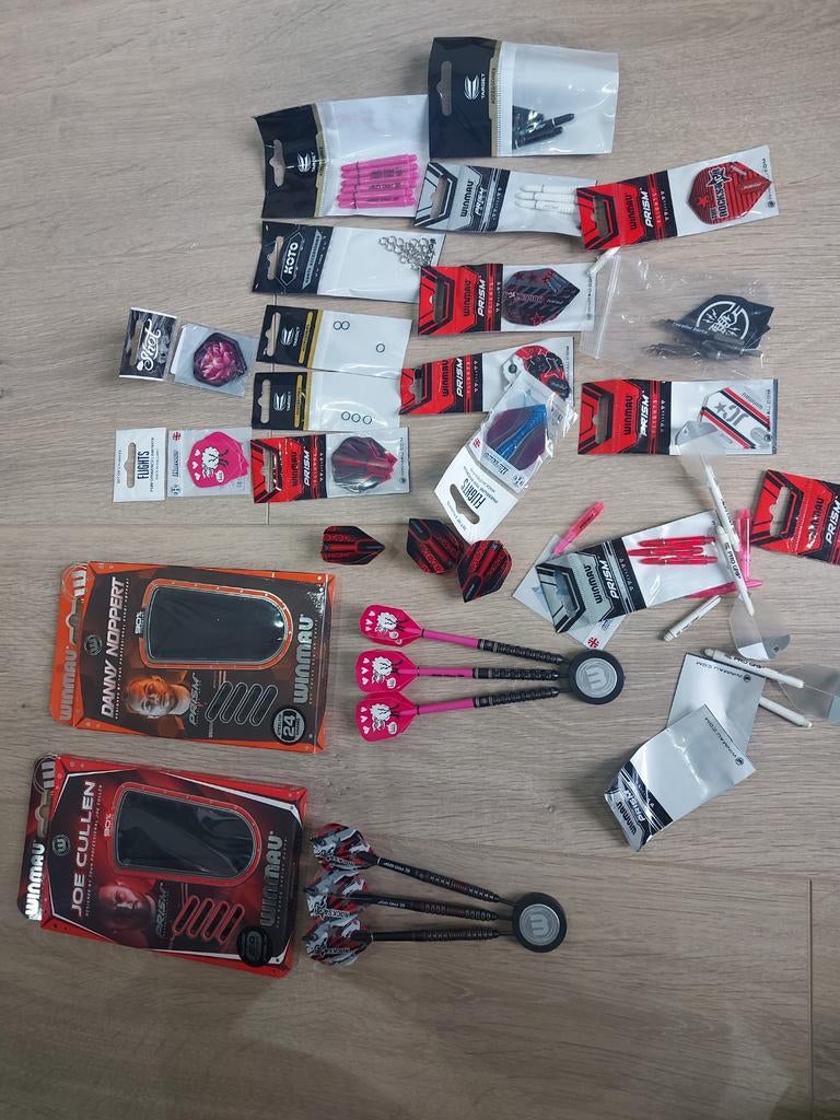 Complete dartsset : mat, blade 6, licht,  rand , accessoires, Sport en Fitness, Darts, Ophalen, Dartbord