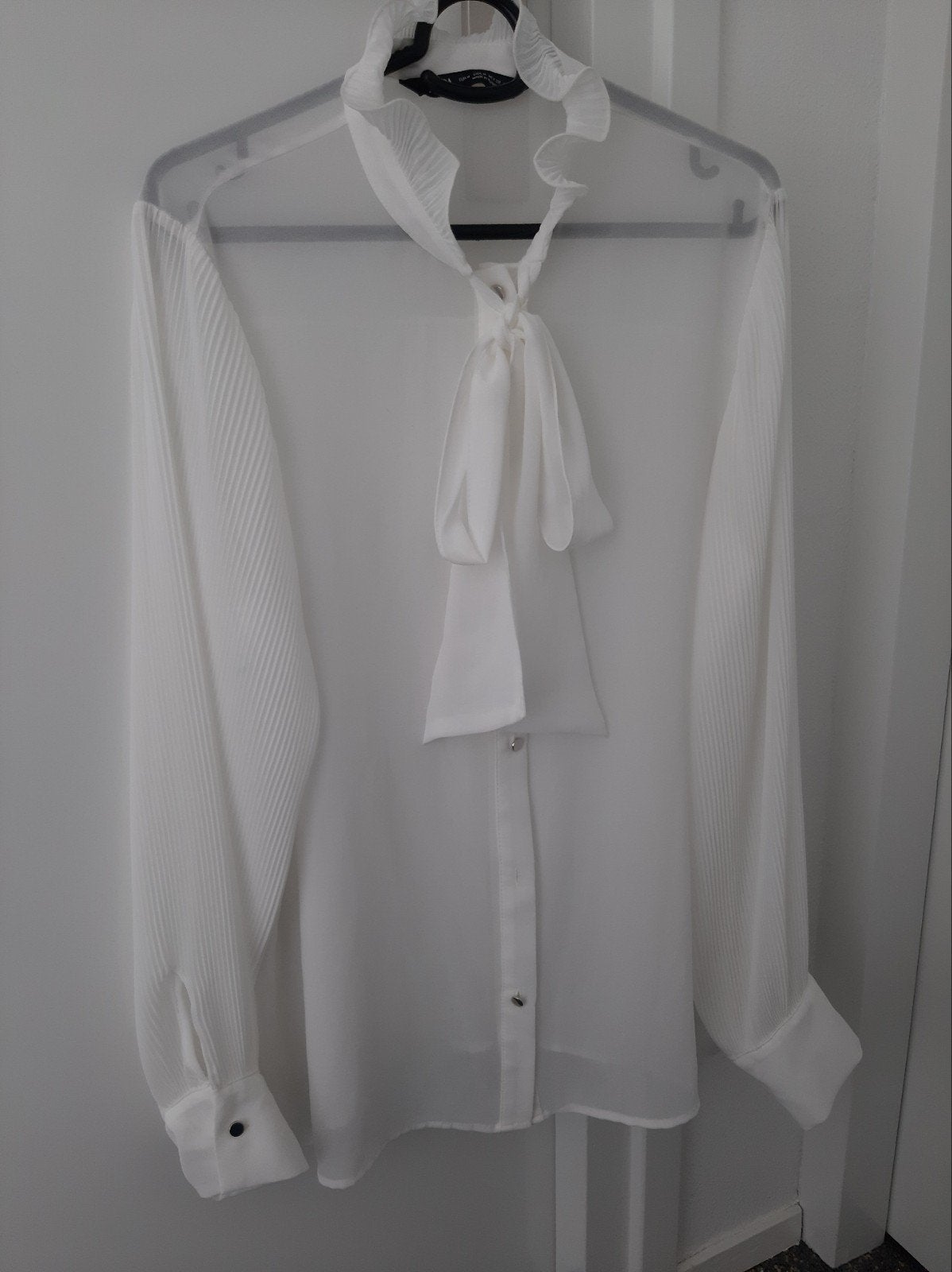 Zara blouse creme/wit  M nieuw, Kleding | Dames, Blouses en Tunieken, Maat 38/40 (M), Nieuw, Ophalen of Verzenden, Wit