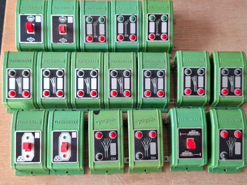 fleischmann schakelkastjes, Fleischmann, Ophalen of Verzenden, Zo goed als nieuw, Transformator of Voeding