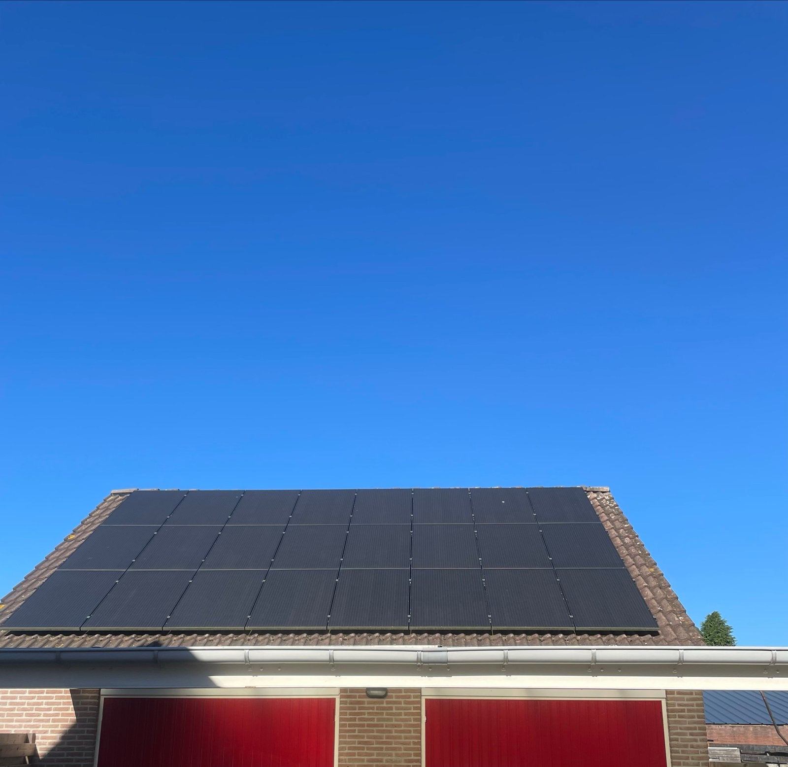 12 zonnepanelen DM300-M156-60BKS met optimizers (2019), Ophalen, Gebruikt, Paneel, 200 wattpiek of meer