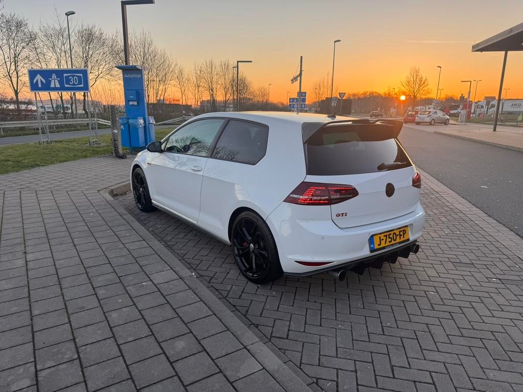 Volkswagen Golf 2.0 TSI 169KW 3D DSG 2013 Wit, 4 cilinders, Wit, 1600 kg, 16 km/l