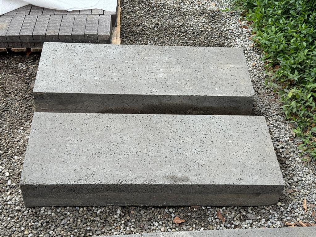 2x traptrede “oud hollandsbeton” antraciet, Ophalen, Gebruikt, Overige typen, Minder dan 5 m²