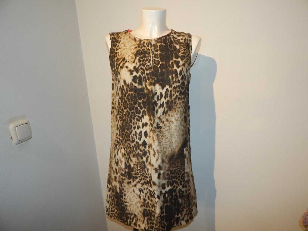 Maje jaguar print jurkje natuurlijke tinten maat 2/M, Kleding | Dames, Jurken, Gedragen, Maat 38/40 (M), Bruin, Boven de knie