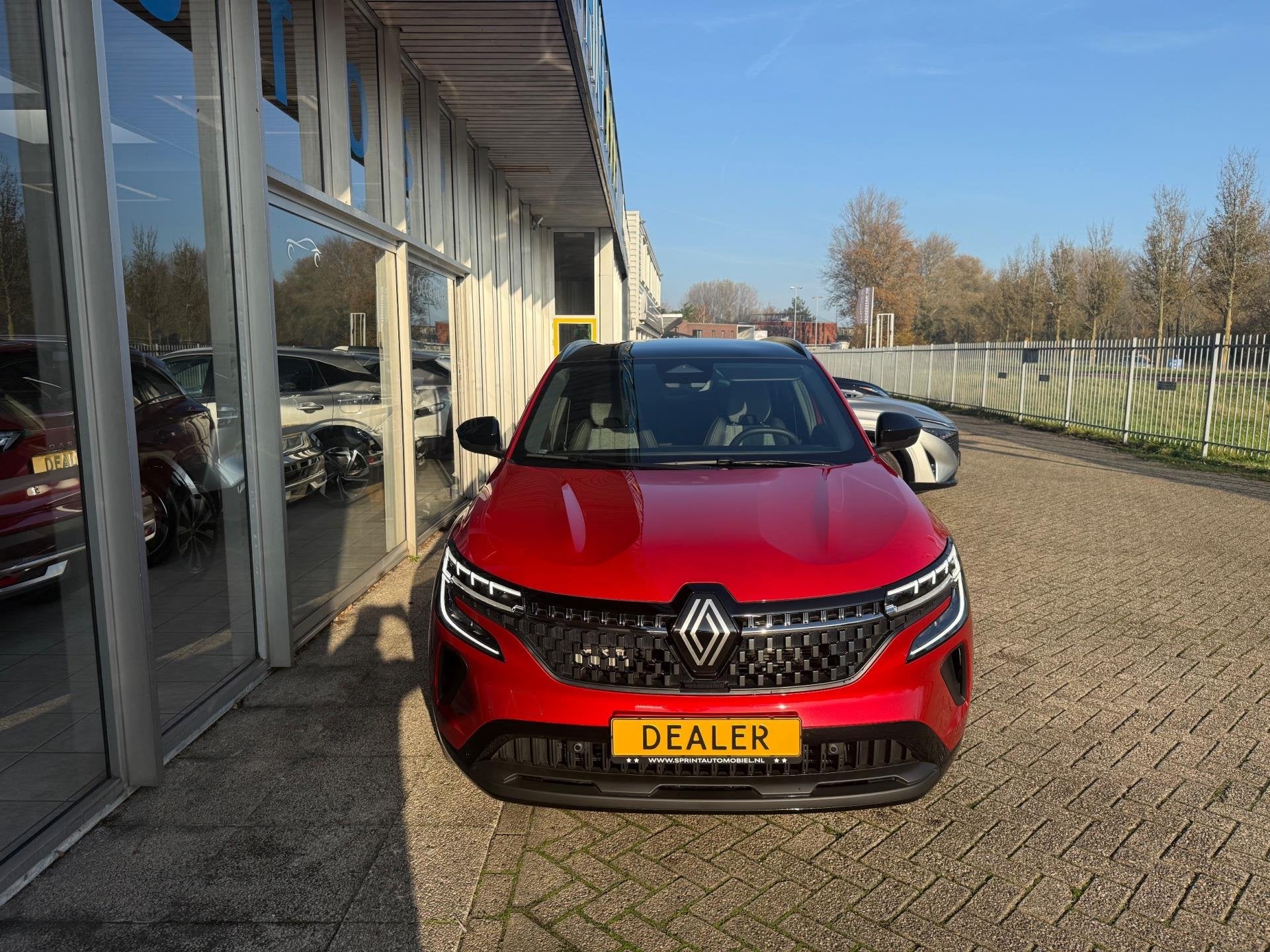 Renault Austral 1.3 mild hybrid 160 techno 158PK / PANORAMAD, Auto's, Gebruikt, Zwart, 4 cilinders, Leder en Stof