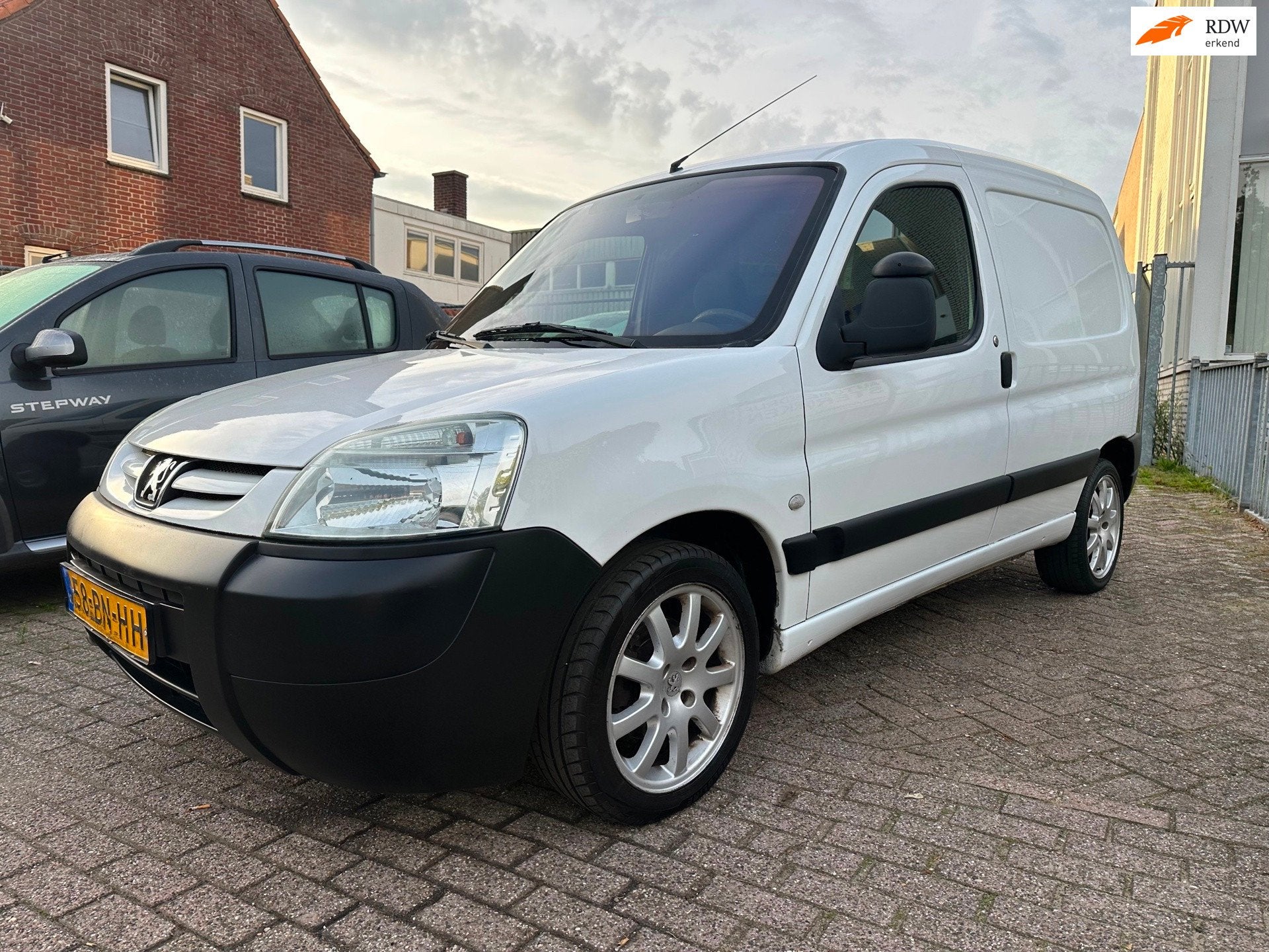 Peugeot Partner 1.9 D * APK 09-2027 * LMV * TREKHAAK *, Auto's, Voorwielaandrijving, Stof, Gebruikt, 4 cilinders