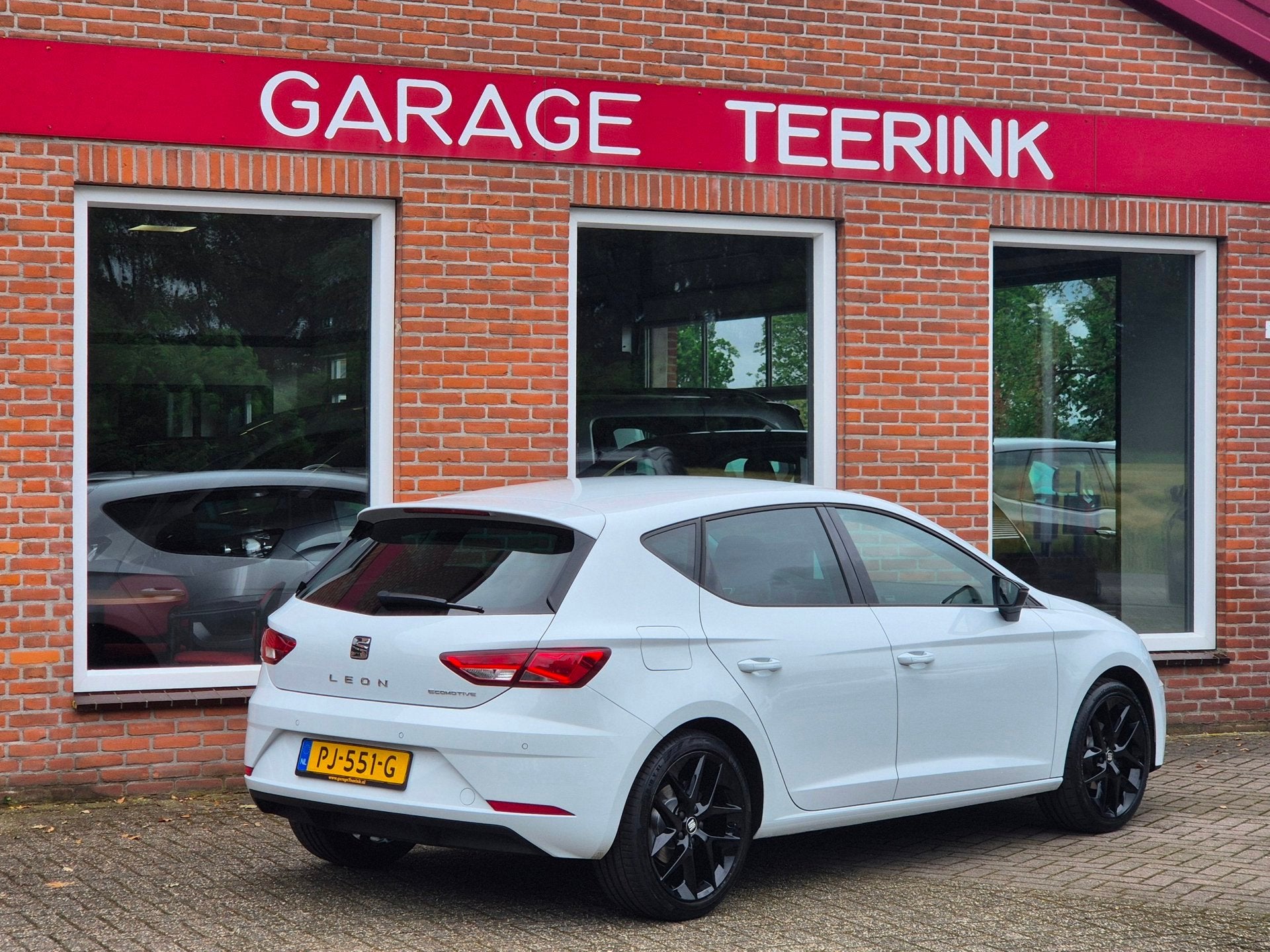 Seat Leon 1.0 EcoTSI Style Business Intense 116PK 5drs clima, Auto's, Dealer onderhouden, Stof, Gebruikt, Euro 6