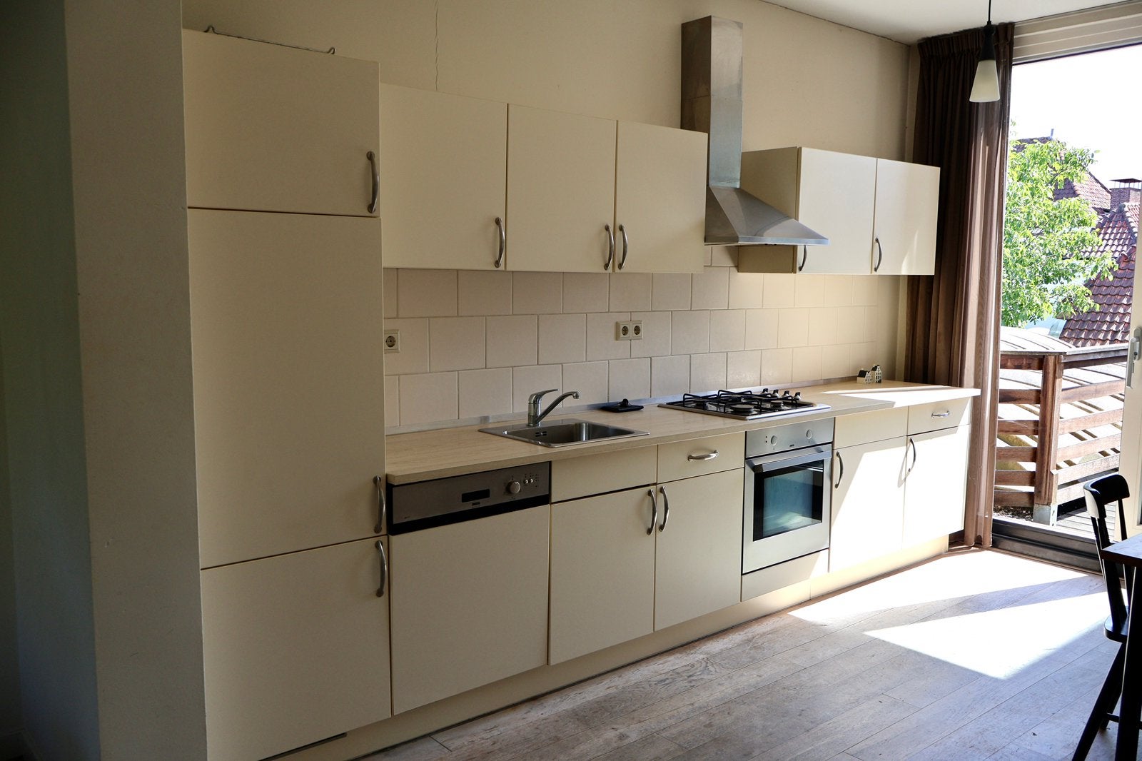 Keuken met Zanussi inbouw apparatuur, Ophalen, Gebruikt, Wit, Enkelwandige keuken