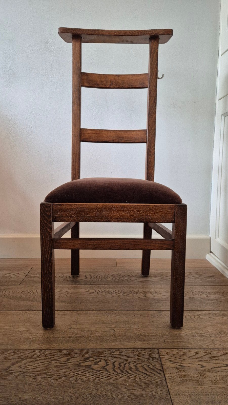 Vintage houten bidstoel met bruin fluwelen zitting, Ophalen