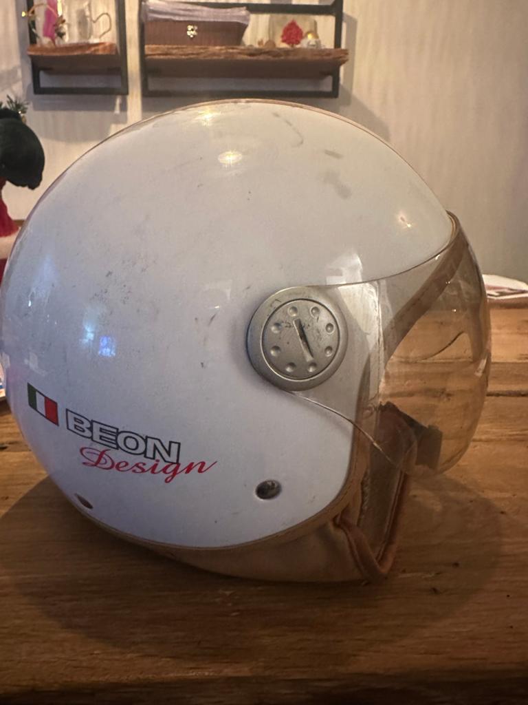 Beon Design scooterhelm wit met vizier, Fietsen en Brommers, Brommerhelmen, Gebruikt, Large, Ophalen