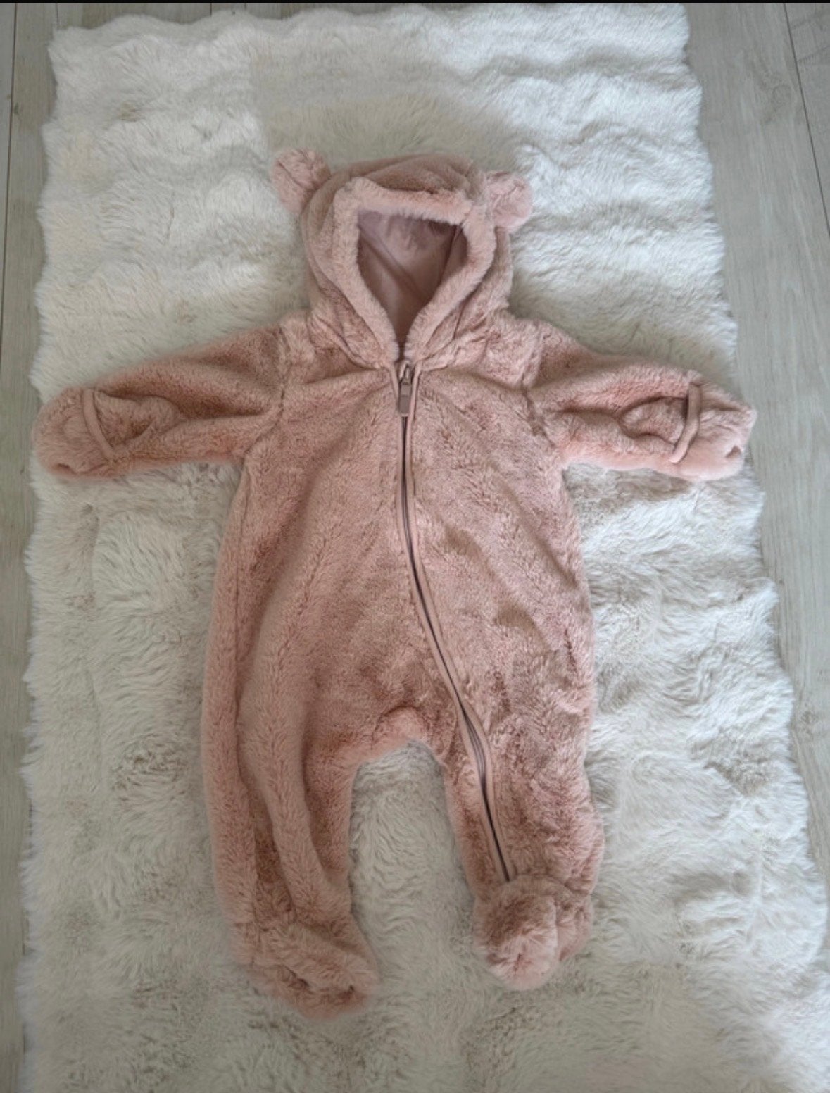 Roze H&M teddy jumpsuit met oortjes - maat 56, Ophalen of Verzenden, Zo goed als nieuw, Meisje
