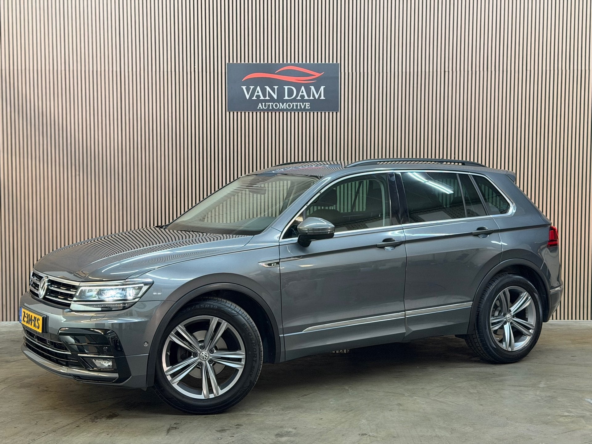 Volkswagen Tiguan 1.5 TSI ACT R-Line 2020 DSG VIRTUAL CAMERA, Auto's, Volkswagen, 150 pk, SUV of Terreinwagen, 750 kg, 5 stoelen