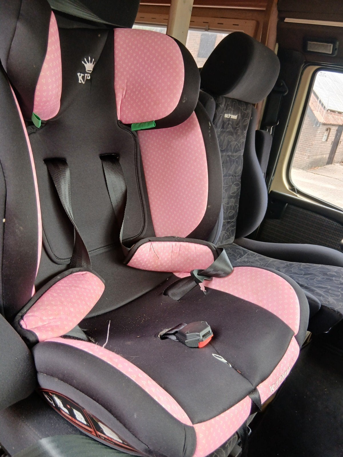 Kinderzitje roze/zwart - Gebruikt, Overige merken, 15 t/m 36 kg, Verstelbare rugleuning, Ophalen of Verzenden
