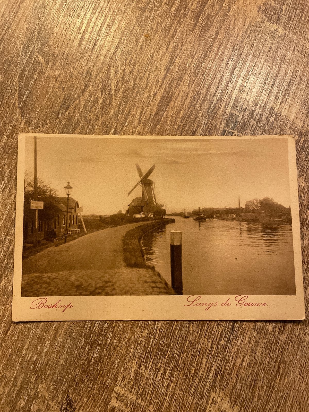 Oude Ansichtkaart Boskoop Langs de Gouwe Molen, Ophalen of Verzenden, Gelopen, Zuid-Holland