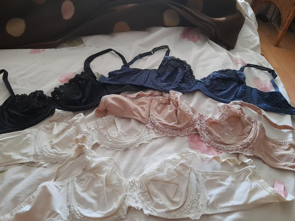 Diverse BH's Diva Hunkemöller Hema 85D zgan, Diva, Hunkemöller, Hema, Ophalen of Verzenden, Overige kleuren, BH