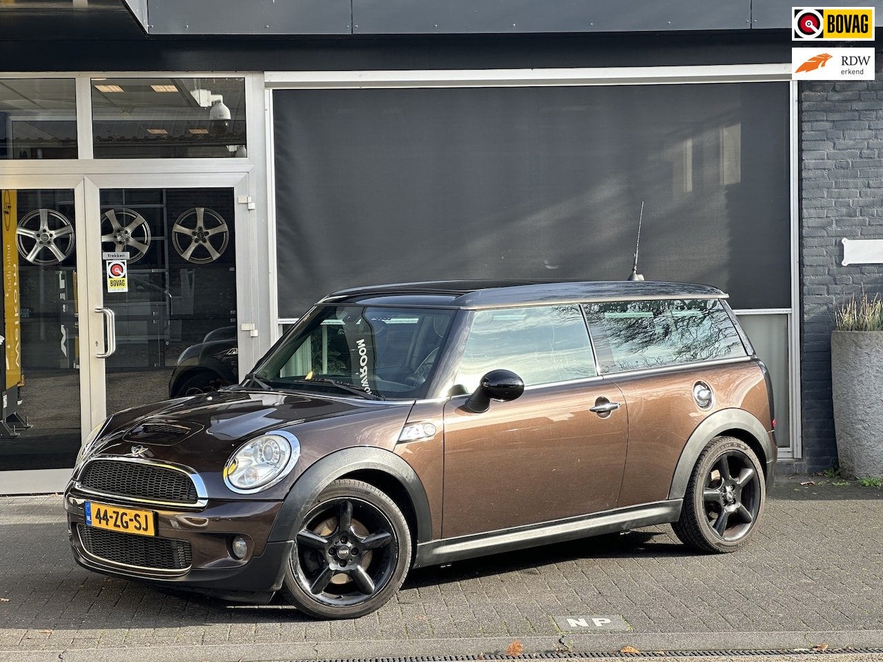 MINI Clubman 1.6 Cooper S Chili CLIMA / NAVI / BLUETOOTH / S, Auto's, Mini, Voorwielaandrijving, 4 cilinders, 4 stoelen, Beige