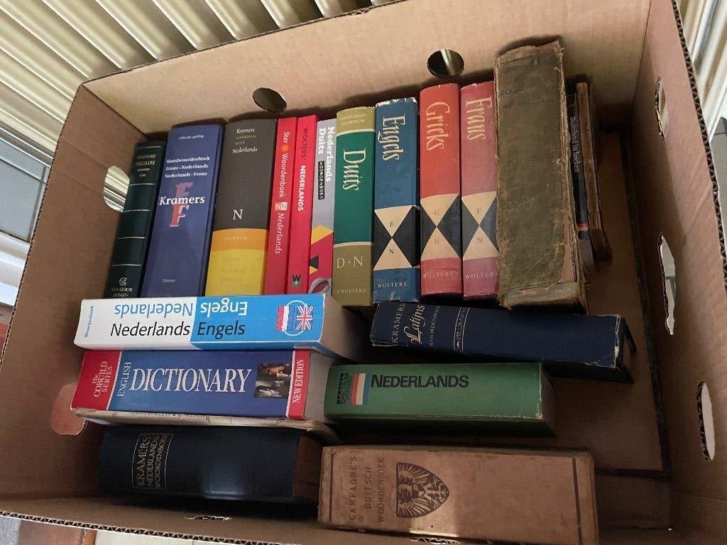 Doos met Diverse Woordenboeken, Ophalen of Verzenden, Gelezen, Prisma of Spectrum