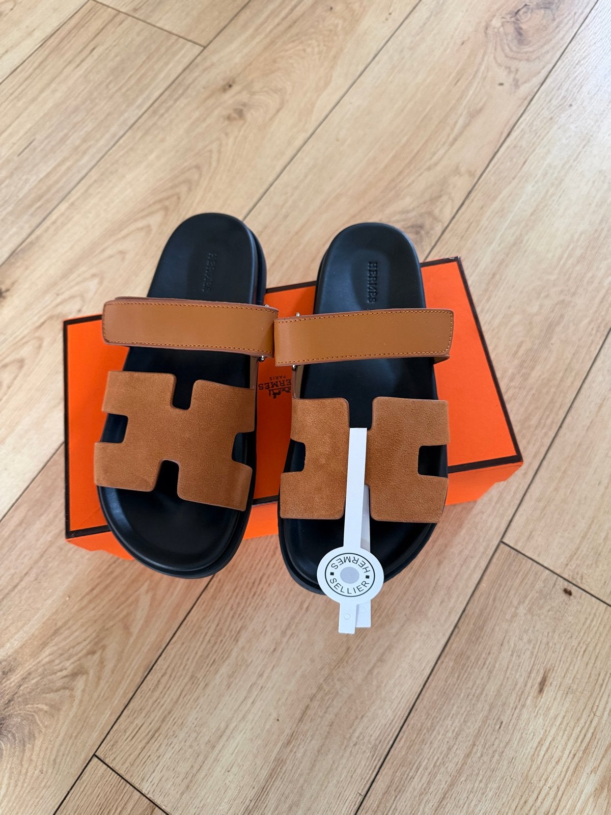 Hermes en Dior Slippers - Diverse kleuren en maten, Ophalen of Verzenden, Nieuw, Zwart, Slippers