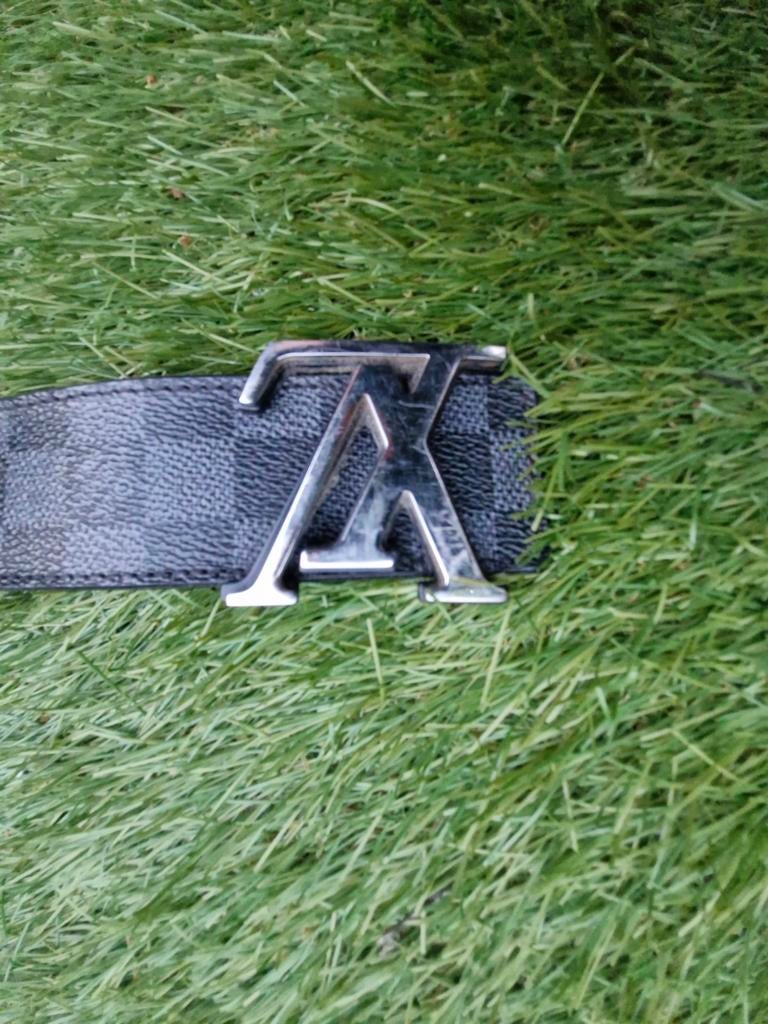 Louis Vuitton Riem Zwart Grijs Geruit met Zilveren Gesp, Kleding | Heren, Riemen en Ceinturen, Ophalen, 95 tot 105 cm, Riem of Ceintuur