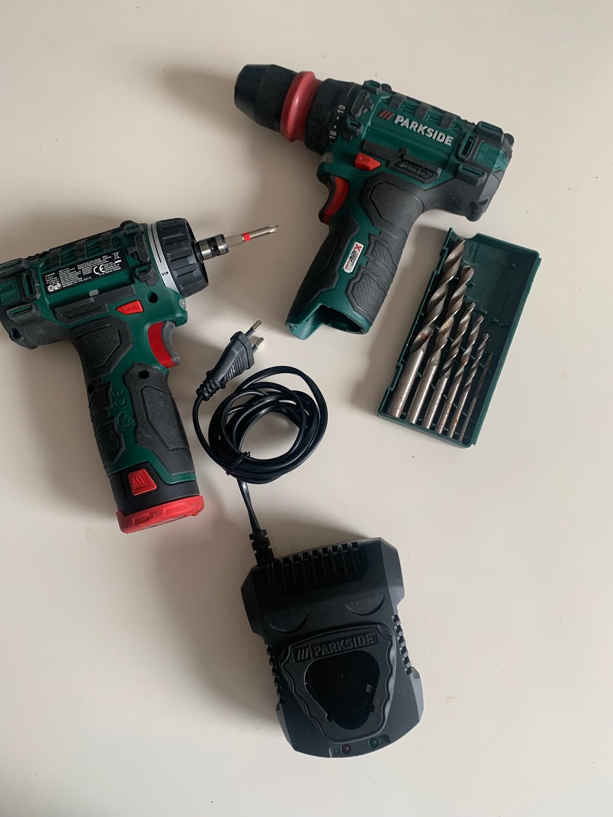12v Parkside Schroef en Boormachine met Lader en Batterij., Ophalen, Zo goed als nieuw, Boor- en Schroefmachine