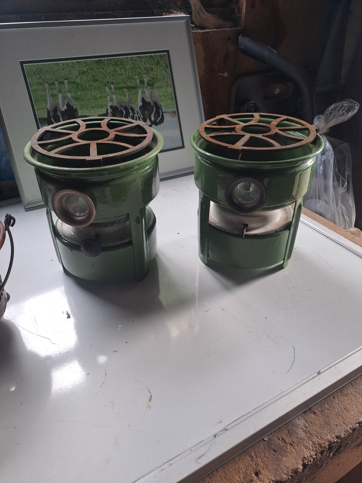 2 petroleumstellen en 1 warmhoudpan, emaille bruin/groen, Antiek en Kunst, Ophalen of Verzenden