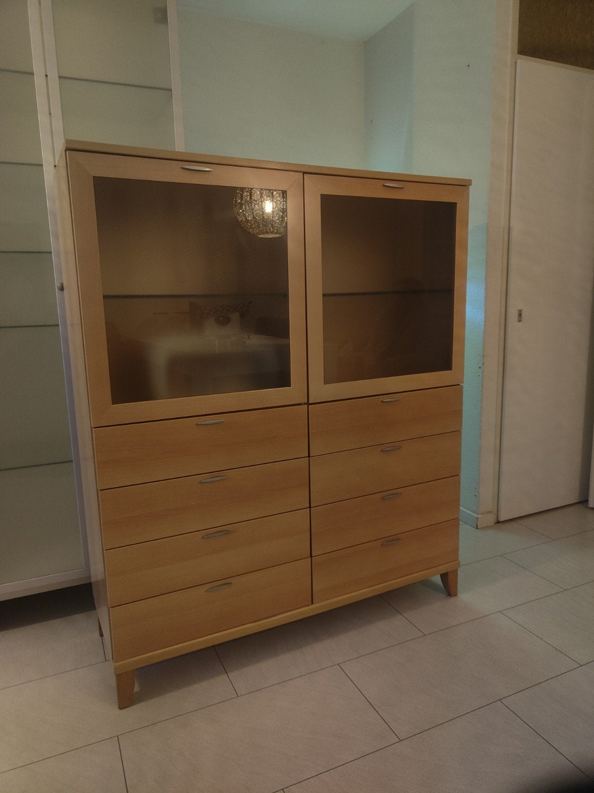 Moderne Keuken Vitrinekast met Lades en Glazen Deuren, Huis en Inrichting, Kasten | Vitrinekasten, Ophalen, Gebruikt, Glas, Modern