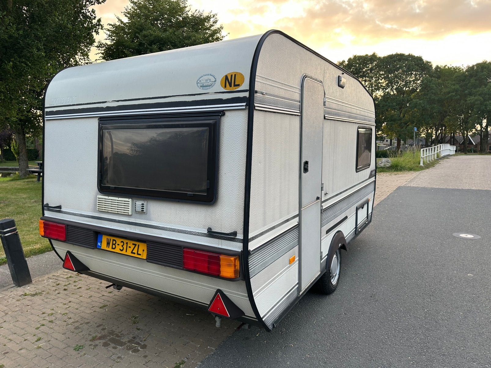 Leuke Hobby 400 C Luxe met zgan voortent en luifel, Caravans en Kamperen, Rondzit, Hobby, Omvormbare zithoek, Bedrijf