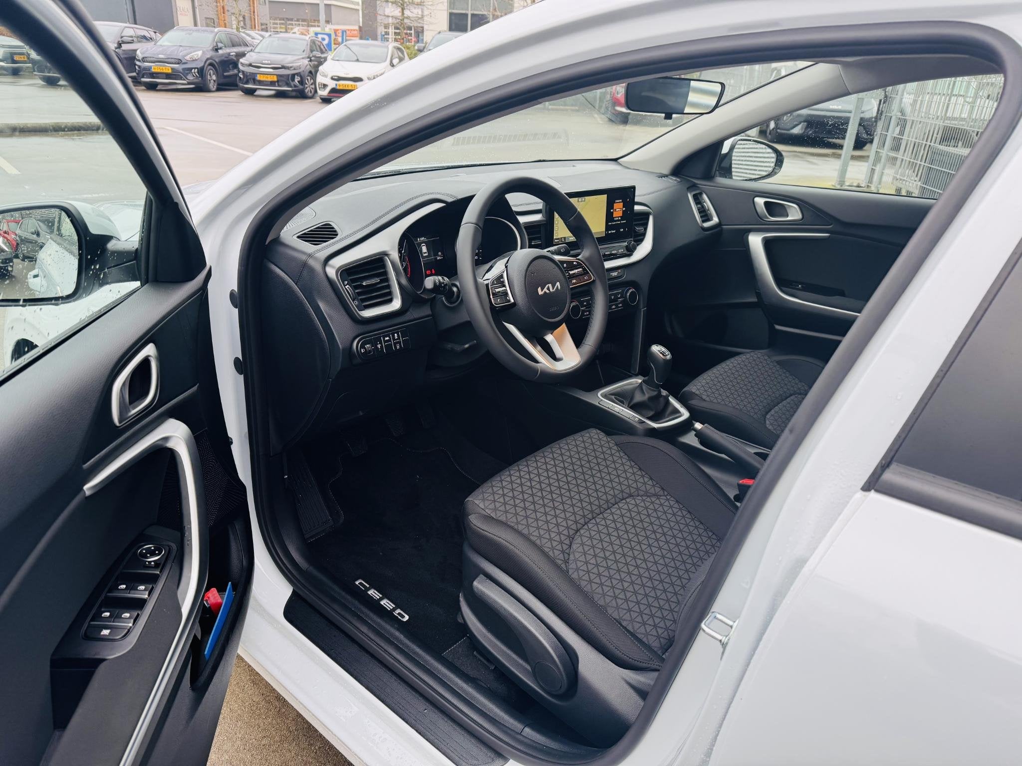 Kia Ceed Sportswagon 1.0 T-GDi ComfortLine Black Wheels + 4, Voorwielaandrijving, Gebruikt, Euro 6, Wit
