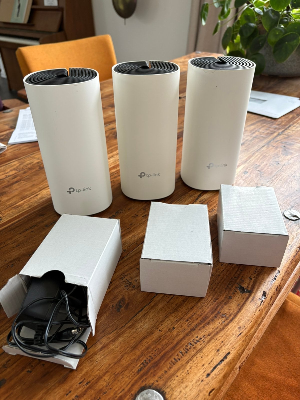 TP-link M4 (3 wifiversterkers), Ophalen of Verzenden, Zo goed als nieuw