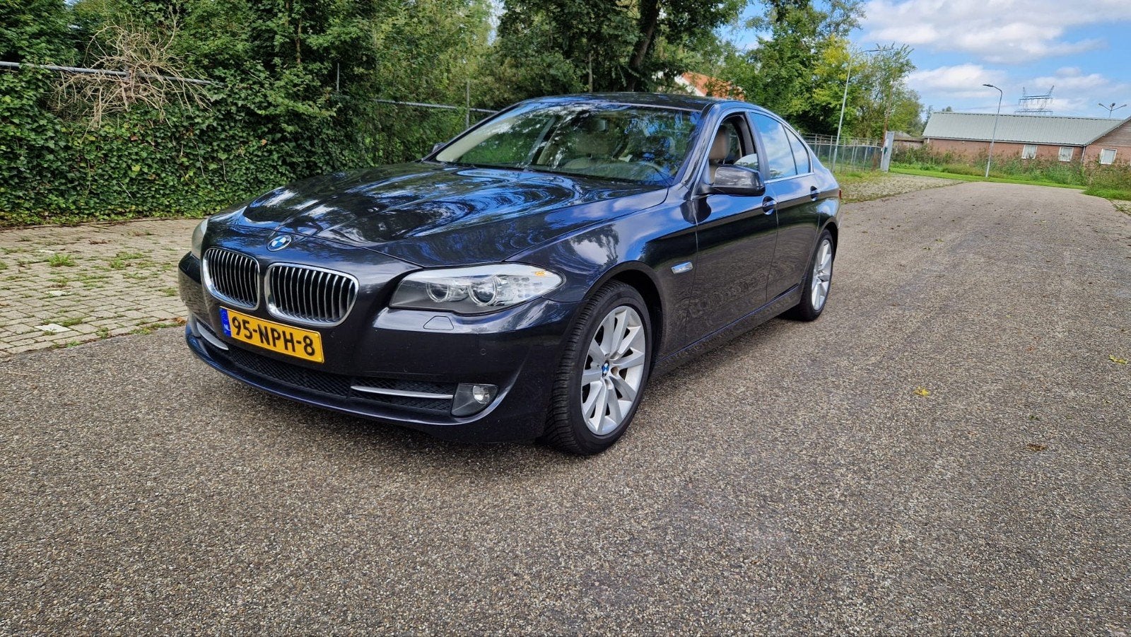 BMW 5-Serie 3.0 I 523 AUT 2010 Donkergrijs, Auto's, Achterwielaandrijving, Beige, 2000 kg, 2996 cc